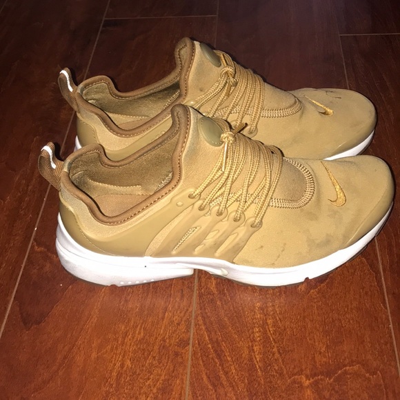 Nike Shoes - Nike Prestos